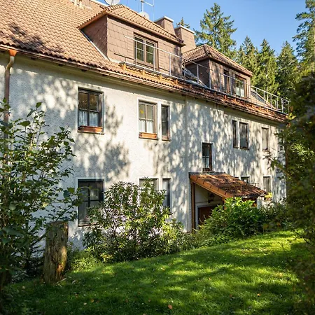 Apartment Im Ersten Obergeschoss *